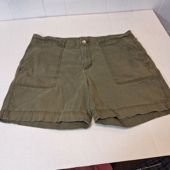 Lee • Women's Straight Fit Short • Color Moss •‎ Size 16 Medium - Picture 1 of 5
